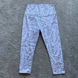 Alo Yoga Capri Leggings